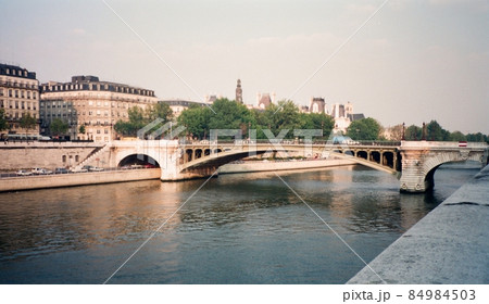 ノートルダム橋〜1990年8月(パリ/フランス) ノートルダム橋〜1990年8月(パリ/フランス) 84984503