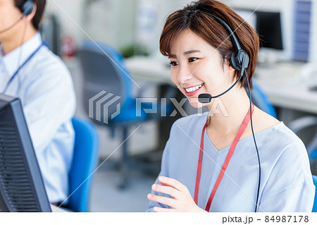 テレホンオペレーター ビジネスシーン テレホンオペレーター ビジネスシーン 84987178
