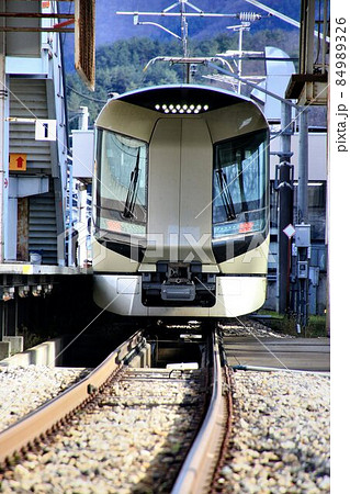 会津の玄関口…会津田島駅に停車する【特急リバティ】500系 84989326