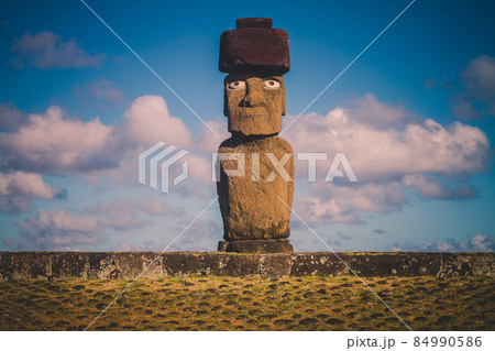 Moai at Ahu Tongariki, Easter island, Chile. 84990586