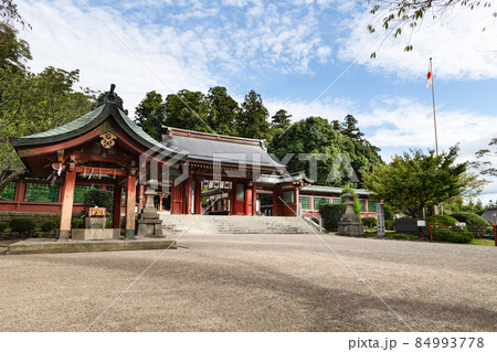 志波彦神社手水舎と神門 志波彦神社手水舎と神門 84993778
