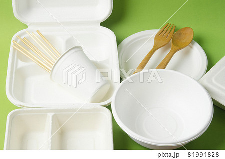 Eco friendly biodegradable paper disposable for packaging food and paper glass. Eco friendly biodegradable paper disposable for packaging food and paper glass. 84994828
