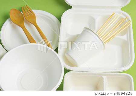 Eco friendly biodegradable paper disposable for packaging food and paper glass. Eco friendly biodegradable paper disposable for packaging food and paper glass. 84994829