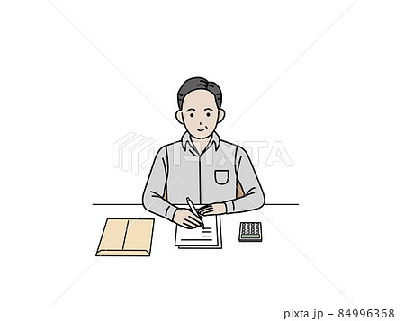 書類を作成する中年の男性　確定申告　記入　自営業　個人事業主 84996368