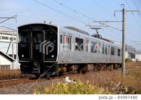 長崎本線を行く817系普通電車2両 長崎本線を行く817系普通電車2両 84997480