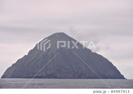 地球最後の秘境 小笠原諸島の南硫黄島 海底火山福徳岡ノ場が近海 地球最後の秘境 小笠原諸島の南硫黄島 海底火山福徳岡ノ場が近海 84997913
