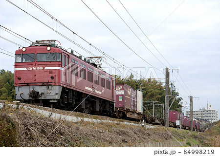 鹿児島本線を行くED761019コンテナ貨物列車 鹿児島本線を行くED761019コンテナ貨物列車 84998219