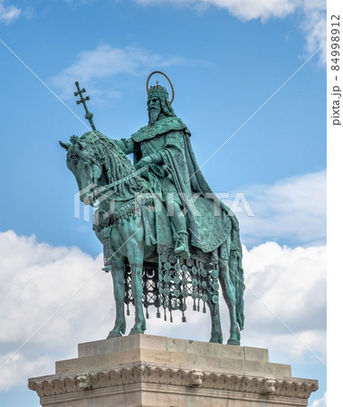 Monument to St. Istvan in Budapest, Hungary Monument to St. Istvan in Budapest, Hungary 84998912