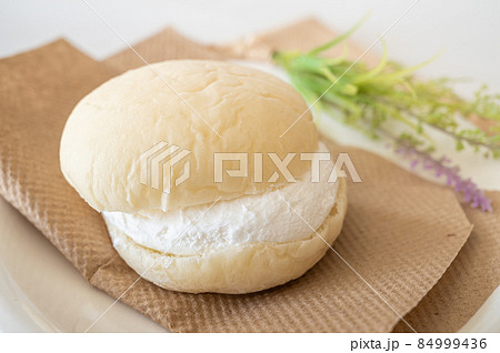 白パンのマリトッツォ 84999436