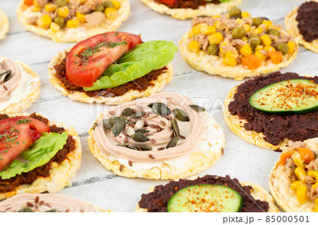 Quinoa crackers Quinoa crackers 85000501