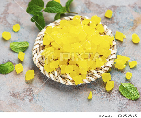 Sweet pineapple succade cubes 85000620