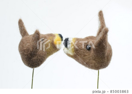 ニードルフェルトで作った鹿の頭部 85003863