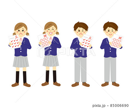 テストの答案用紙を持つ男子学生と女子学生 85006690