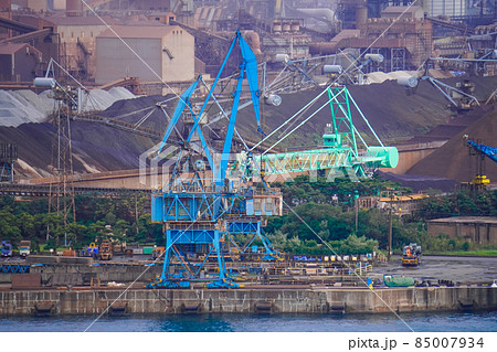 港公園の展望塔から鹿島臨海工業地帯の銑鋼一貫製鉄所を俯瞰（茨城県神栖市） 85007934