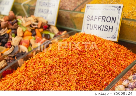 Saffron at the spices stall on turkish street market. Selective focus 85009524