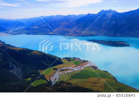 セスナから見たワカティプ湖 85010845