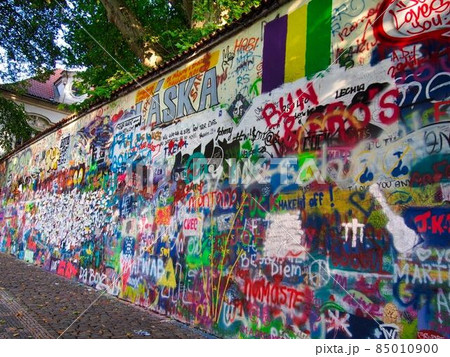 プラハのジョンレノンウォール 85010900