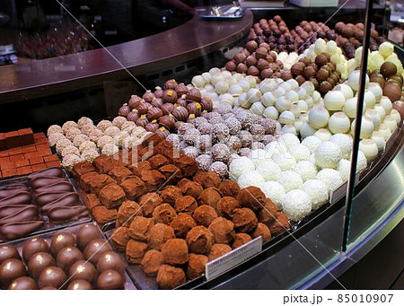 スイスの名産チョコレート スイスの名産チョコレート 85010907
