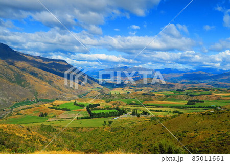 ワナカ湖に面したワナカの街 85011661