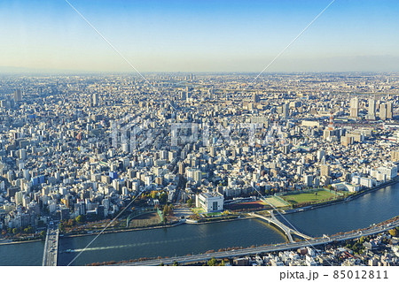 【都市風景】隅田川と城東エリア俯瞰 85012811