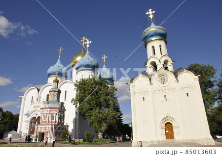 ロシア、セルギエフ・ポサード、トロイツェ・セルギエフ大修道院、ウスペンスキー大聖堂、聖霊降誕教会 85013603