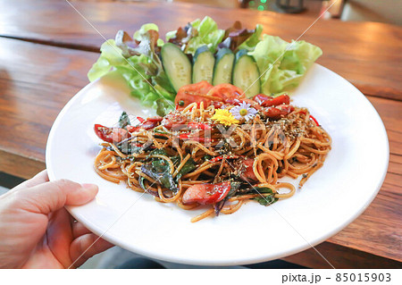 spaghetti or spicy spaghetti, pasta or spicy pasta 85015903