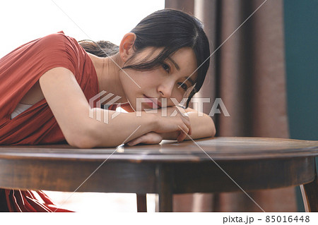女性ポートレート 85016448