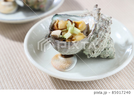 サザエの壺焼き 85017240