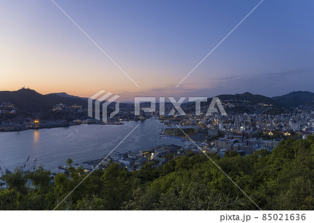 鍋冠山展望台から望む長崎の夕景 / Nagasaki, Japan 鍋冠山展望台から望む長崎の夕景 / Nagasaki, Japan 85021636