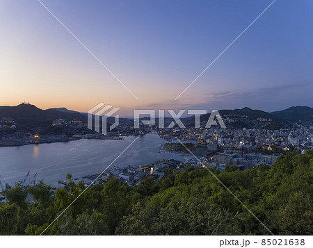 鍋冠山展望台から望む長崎の夕景 / Nagasaki, Japan 鍋冠山展望台から望む長崎の夕景 / Nagasaki, Japan 85021638