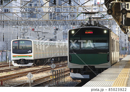 宇都宮駅にて並ぶ宇都宮線205系・烏山線アキュム 宇都宮駅にて並ぶ宇都宮線205系・烏山線アキュム 85023922