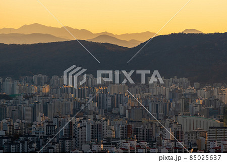 Downtown Seoul South Korea cityscape aerial sunrise view 85025637