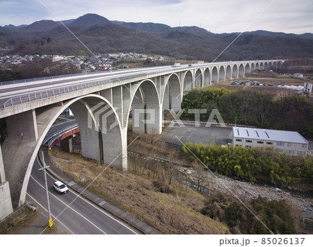 上信越自動車道　上田ローマン橋　長野県上田市（ドローンによる空撮） 85026137