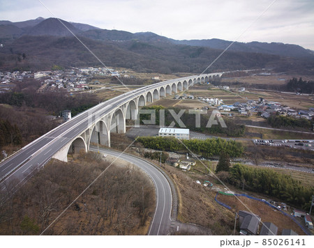 上信越自動車道 上田ローマン橋 長野県上田市(ドローンによる空撮) 上信越自動車道 上田ローマン橋 長野県上田市(ドローンによる空撮) 85026141