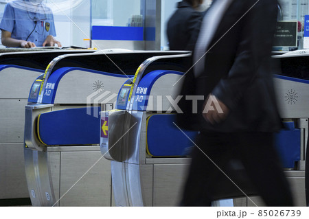 日本の駅の改札口。新幹線の改札口。 85026739