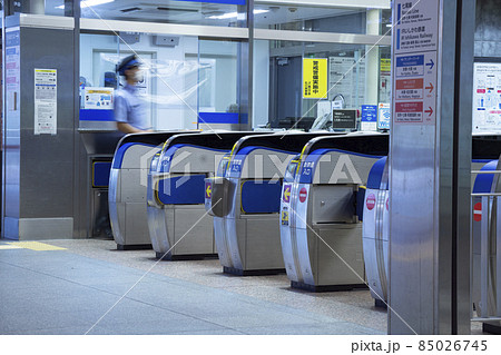 日本の駅の改札口。新幹線の改札口。 日本の駅の改札口。新幹線の改札口。 85026745