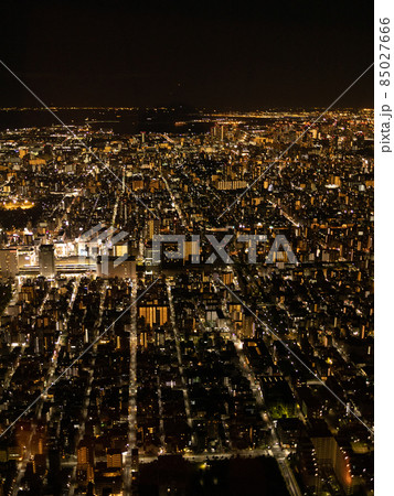 ライトアップされた素敵な夜景、東京の街 85027666