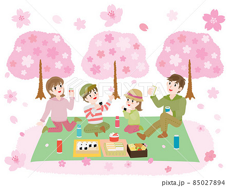 お花見をしながらお弁当を食べる家族 お花見をしながらお弁当を食べる家族 85027894