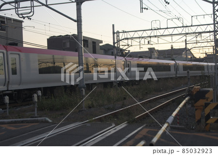 横須賀線　鎌倉（電車区）踏切 85032923
