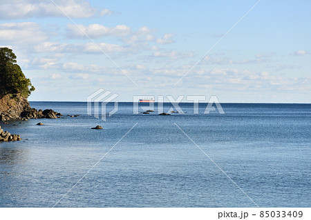 冬の凪の海・太平洋沿岸部 冬の凪の海・太平洋沿岸部 85033409