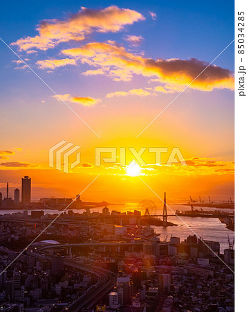 大阪市西部の夕景 85034285