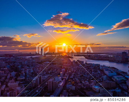 大阪市西部の夕景 85034286