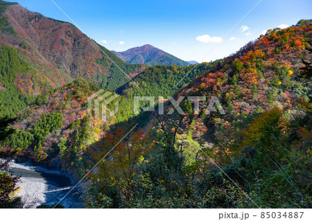 静岡県榛原郡川根本町　紅葉の寸又峡 85034887