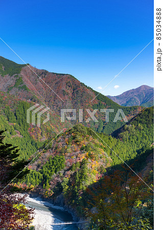 静岡県榛原郡川根本町　紅葉の寸又峡 85034888