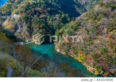 静岡県榛原郡川根本町　紅葉の寸又峡 85034906