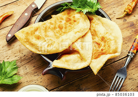 Non-yeast dough pies with meat filling Non-yeast dough pies with meat filling 85036103