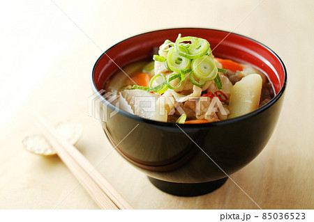 具だくさんの豚汁 具だくさんの豚汁 85036523