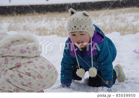 雪遊び男の子ネコ耳 雪遊び男の子ネコ耳 85039950