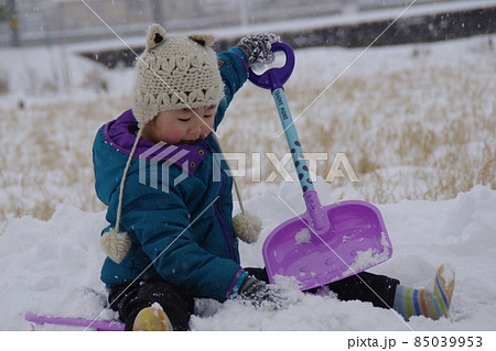 雪遊び男の子ネコ耳 雪遊び男の子ネコ耳 85039953