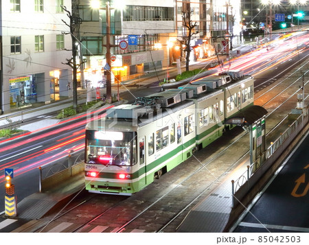 広島市を走る広島電鉄、路面電車 85042503